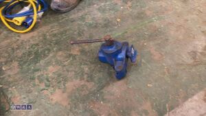 Floor board clamp - 3