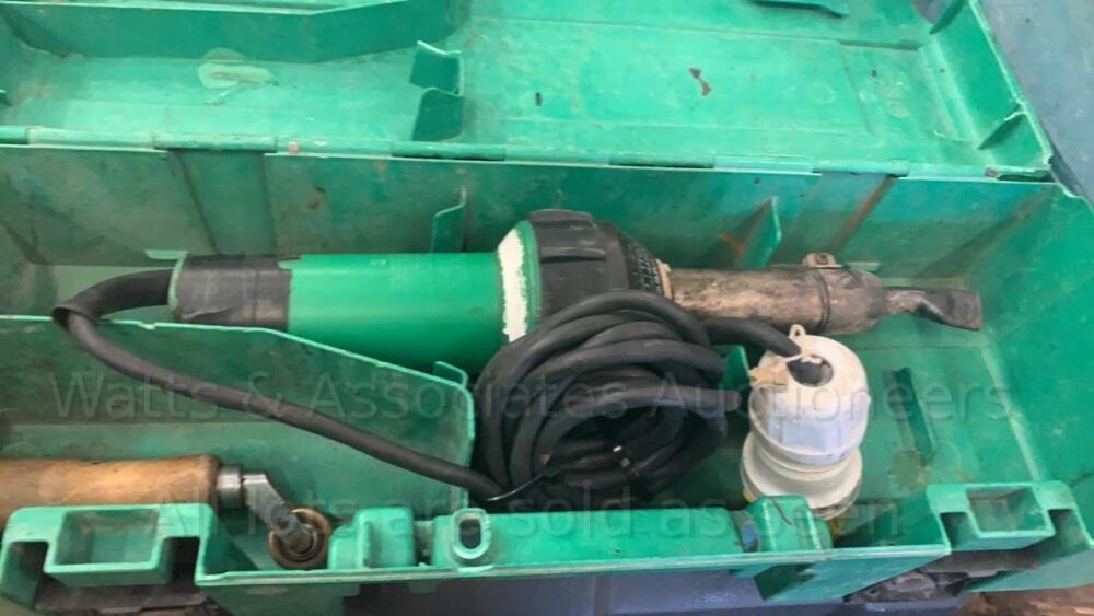 LEISTER TRAIC 110v heat gun c/w case Day 2 Carlton Timed Sale *Ending