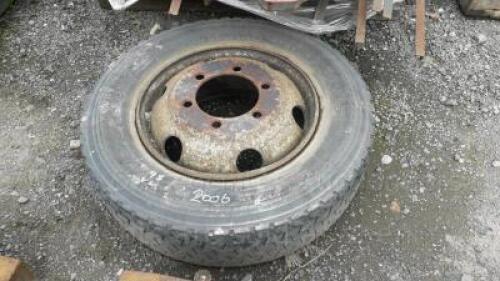 IVECO 7.5t 215/75 R17.5 wheel & tyre