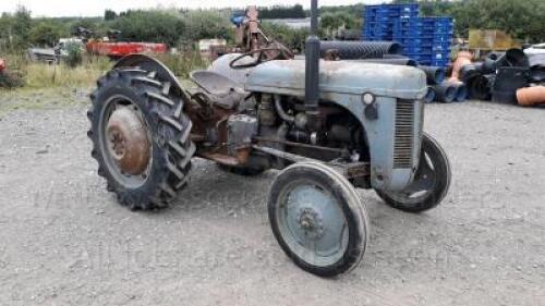 FERGUSON TEF (Grey Fergie) 2wd diesel tractor S/n:394049 (LFW 127) (V5 in office)