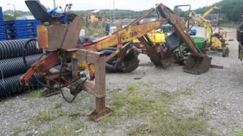 FOSTER D2 tractor mounted back actor c/w hyd pump & jack legs