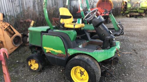 JOHN DEERE 1565 4wd diesel outfront mower (no deck)