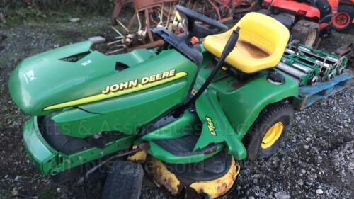 JOHN DEERE LT166 mower