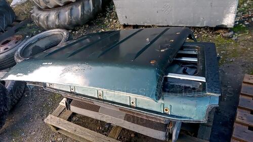 DAIHATSU FOURTRAK F75 parts including side panels with windows, roof & rear bench seat