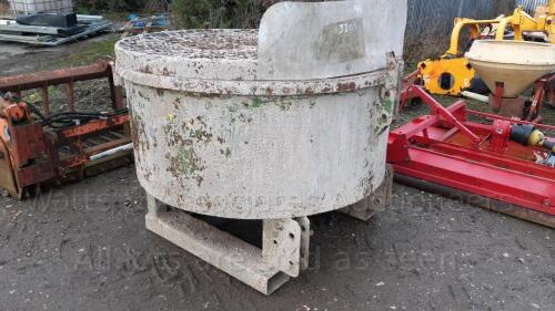 KILWORTH PTO driven pan mixer