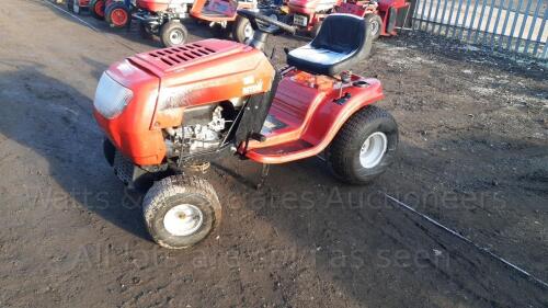 2007 MTD petrol ride on tractor (no cutter deck - spares)