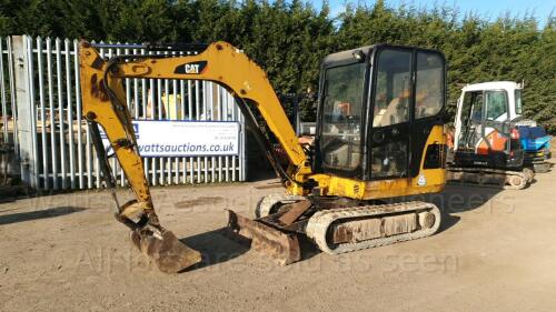 CATERPILLAR 302.5 rubber tracked excavator (s/n BB06036) with bucket, blade & piped