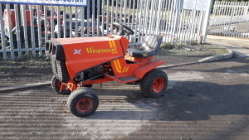 WESTWOOD petrol ride on mower