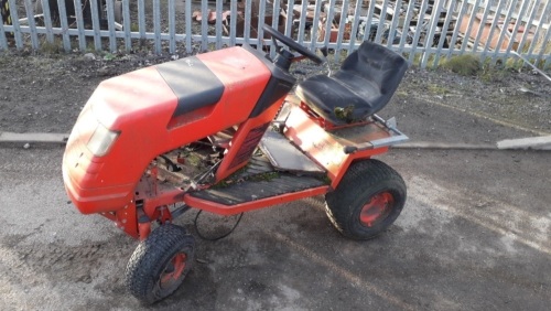 COUNTAX ride on mower (for parts)