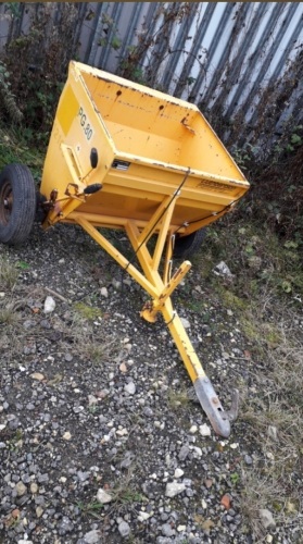 CUTHBERTSON PG80 trailed gritter