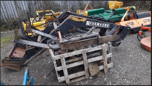 GYRO 4-1300 FARMHAND loader c/w brackets, cables etc (s/n 16010989)