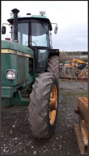 JOHN DEERE 3040 4wd tractor (s/n 572757L)