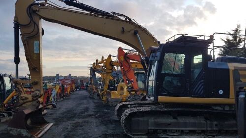 2015 CATERPILLAR 320EL 22t steel tracked excavator (s/n CAT0320ECNAZ01817) with bucket, Q/hitch & piped