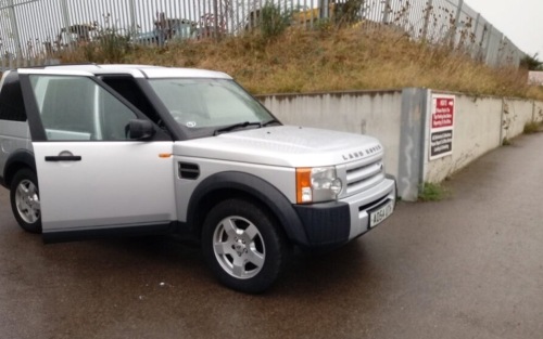 LAND ROVER DISCOVERY 3 TDV6 (Silver) (AO54 UTH) (MoT 29th October 2021) (V5, manual & MOT in office)