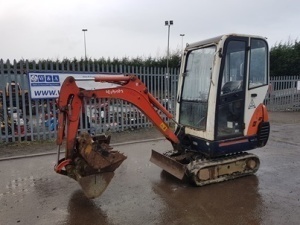 2008 KUBOTA KX36-3 rubber tracked excavator (s/n Z078224) with 5 buckets, blade, piped & cab (service book & spare key in office)