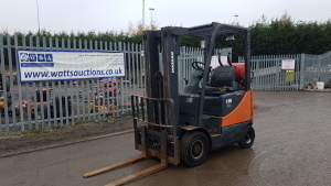 2013 DOOSAN G18S-5 1.8t gas driven forklift truck (s/n 1710-01306) with triplex mast & side-shift