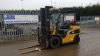 2004 CATERPILLAR GP25N 2.5 gas forklift (s/n ET17DL-50137) with triple mast