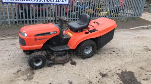 HUSQVARNA CTH151 petrol ride on mower c/w collector