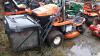 2004 KUBOTA GZD15 diesel zero turn mower c/w Glide Cut high tip collector (s/n 60155) (oil leak) - 5