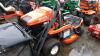 2004 KUBOTA GZD15 diesel zero turn mower c/w Glide Cut high tip collector (s/n 60155) (oil leak) - 6