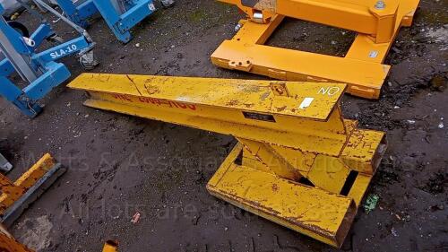 Forklift lifting jib (yellow)