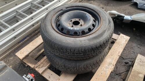 2 x 165/70R14 wheels & tyres