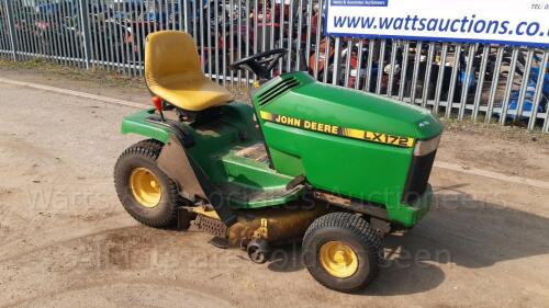 JOHN DEERE LX172 ride on mower (s/n 095455)