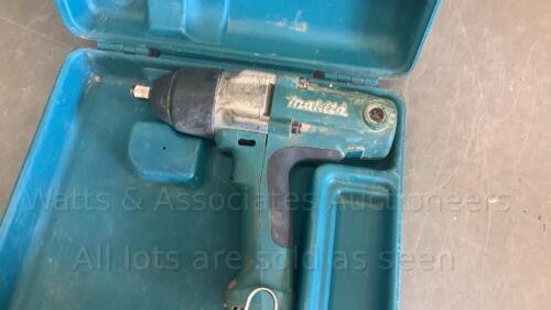 MAKITA TW0250 110v impact wrench c/w case