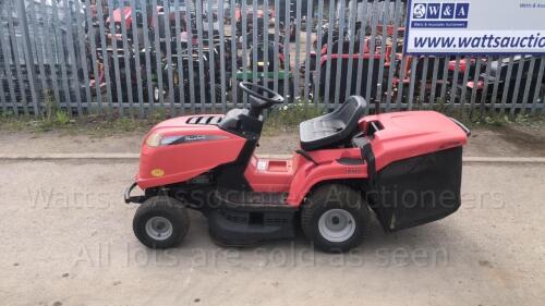 2014 MOUNTFIELD 1430 ride on mower c/w collector