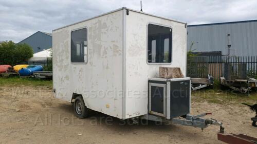 LYNTON single axle fast tow restroom trailer (s/n 36961)