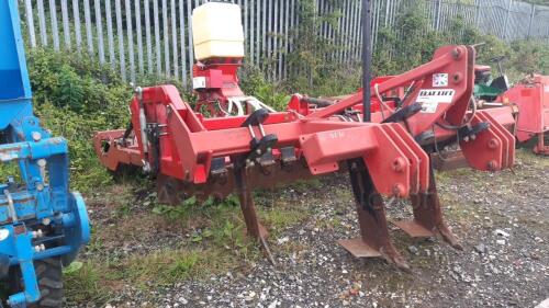 SPALDINGS 2.85m flat lift discs combination c/w 8 outlet seeder (s/n 237238001)