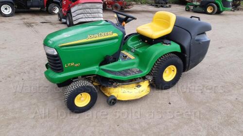 2004 JOHN DEERE LTR180 petrol mower c/w collector S/n:501942