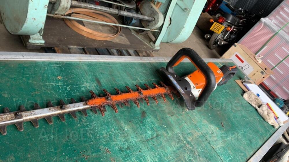 STIHL HSA94T electric hedge trimmer Day 3 Carlton Timed Sale