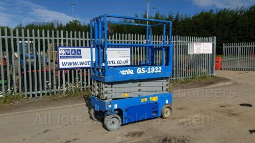 2014 GENIE GS1932 battery driven scissor lift (All hour and odometer readings are unverified and unwarranted)