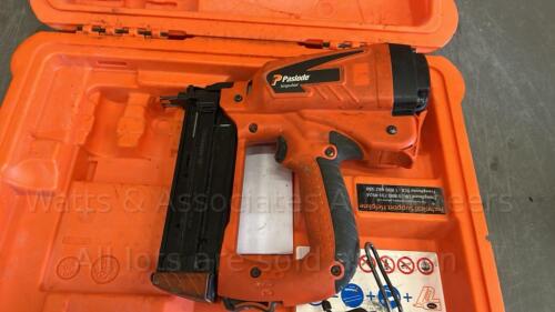 PASLODE IM50 F18 2nd fix nail gun c/w case