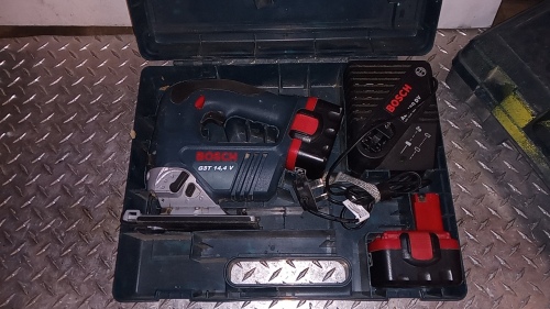 BOSCH GST 14.4v cordless jigsaw c/w case