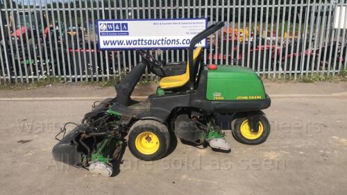 2001 JOHN DEERE 2500 diesel greens cylinder mower (s/n 020272)