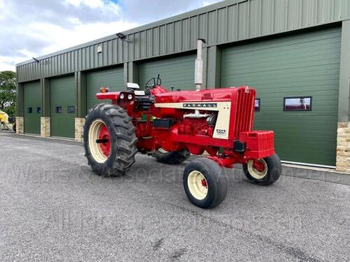 1966 McCORMICK FARMALL 806 6 cylinder diesel 2wd tractor c/w front weights, 2 x spool valves (MNN 543D) (s/n 25012) (V5 in office) (No Vat) (All hour and odometer readings are unverified and unwarranted)