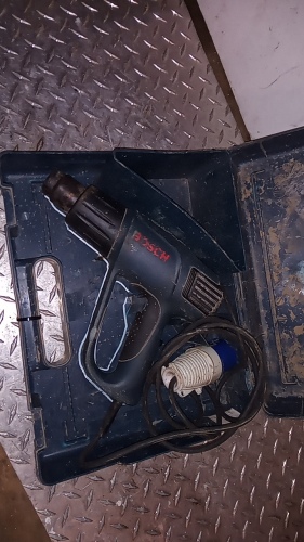 BOSCH 240v heat gun c/w case