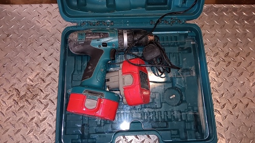 MAKITA 8391D 18v cordless drill c/w case