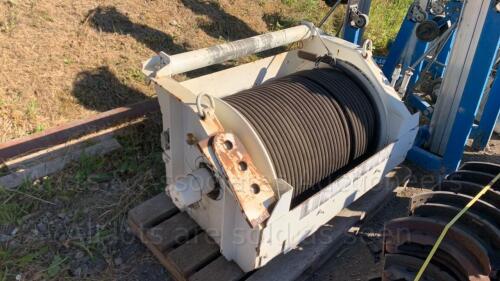 LIEBHERR 150t winch