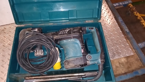 MAKITA HM0871C 110v breaker c/w case