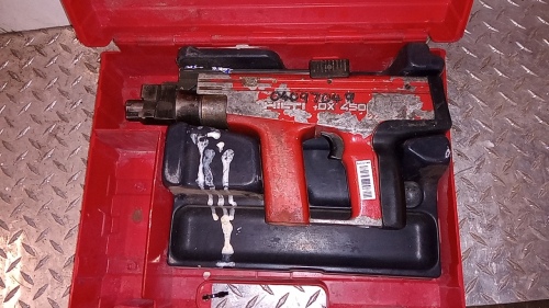 HILTI DX450 nailer c/w case