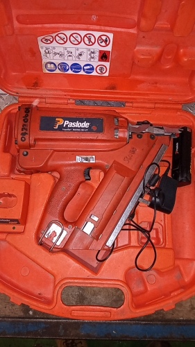 PASLODE IM350/90CT nailer c/w case