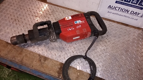 HILTI TE905 AVR 110v breaker