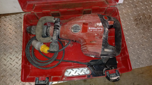 HILTI TE-700 110v breaker c/w case