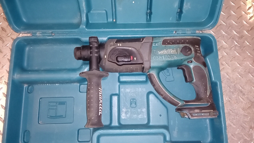 MAKITA BHR202 18v SDS drill c/w case