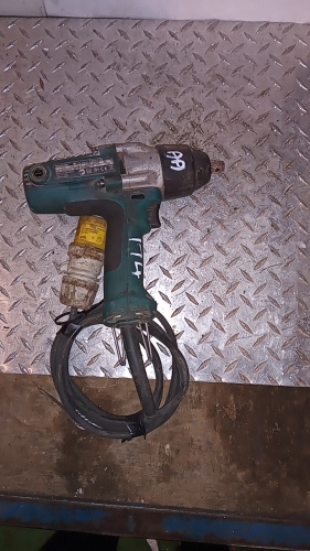 MAKITA TWO200 110v impact wrench