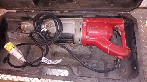 MILWAUKEE 110v heavy duty breaker c/w case