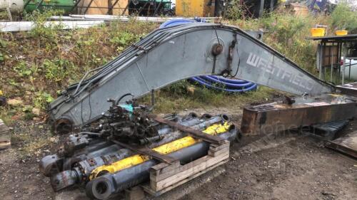 VOLVO EC210 boom, dipper, rams & valve block